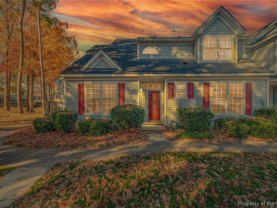 1st image of 748 Windbrook Cir