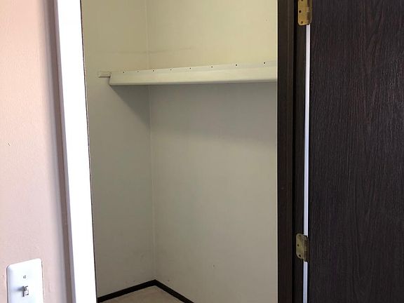 4th image of 304 Creekside Dr