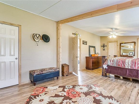 5th image of 2801 Wildberry Ln