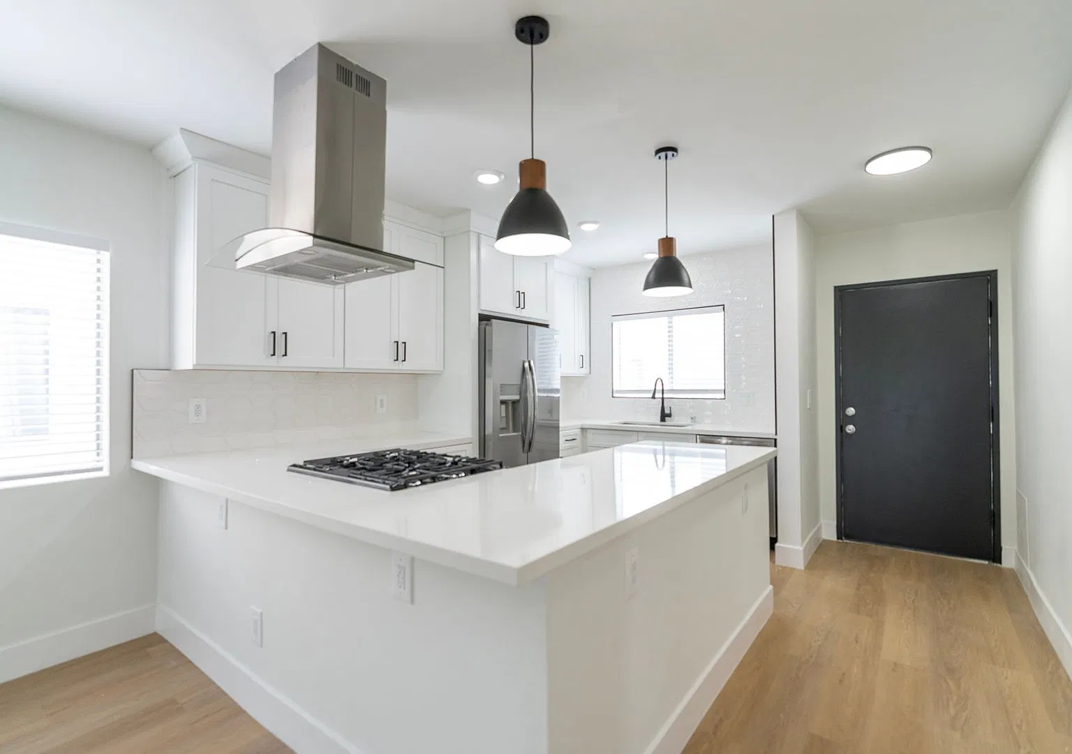 3757 Veteran Ave — Photo 4