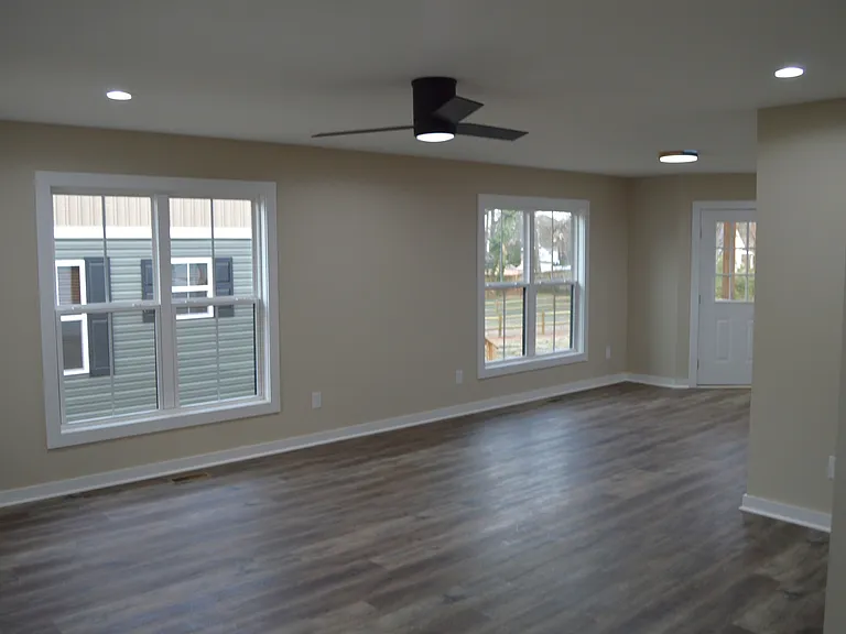 620 W Bell St — Photo 6