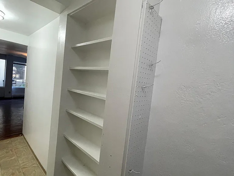 650 NE 42nd St #8 — Photo 13