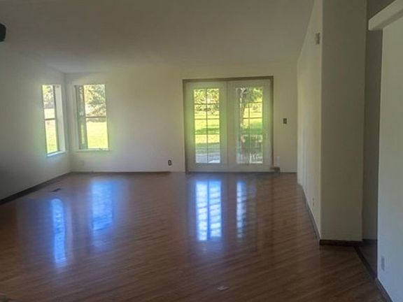 2nd image of 3080 Mount Baker Hwy