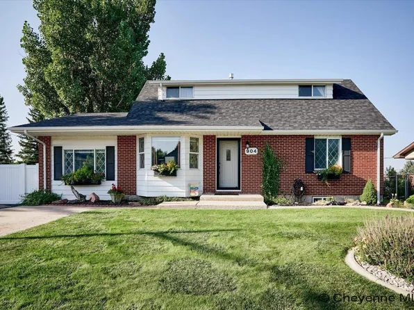 904 Montclair Dr, Cheyenne, WY 82009