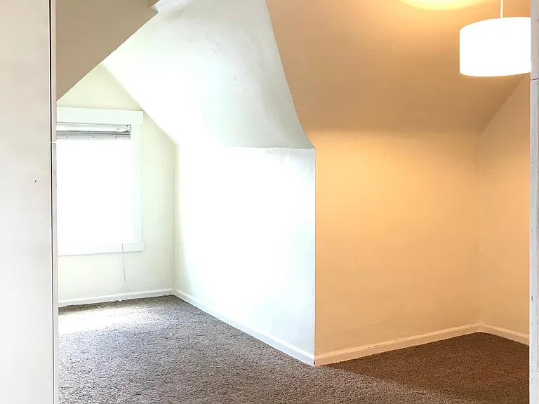 1300 E Atkin Ave #UPSTAIRS — Photo 7