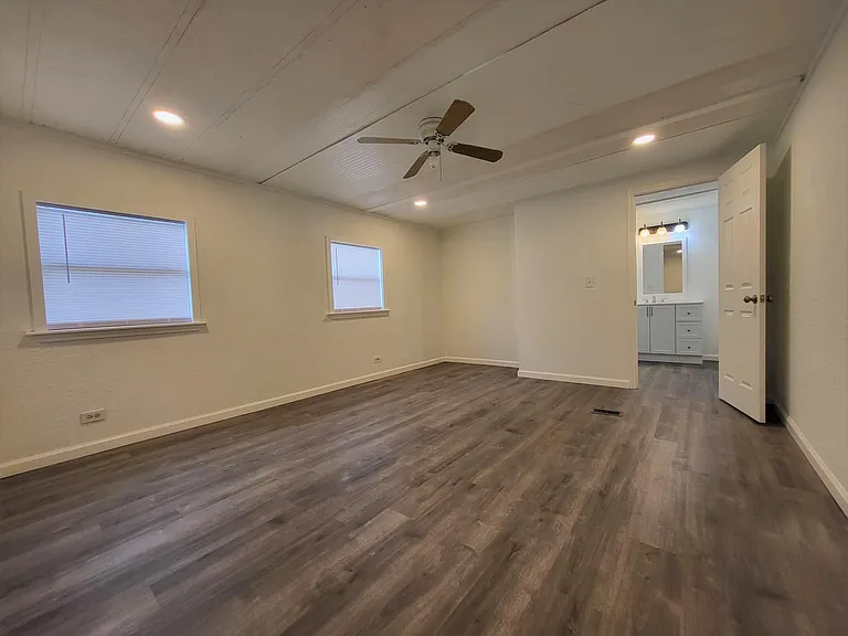 21531 Cherry Hollow Dr — Photo 17