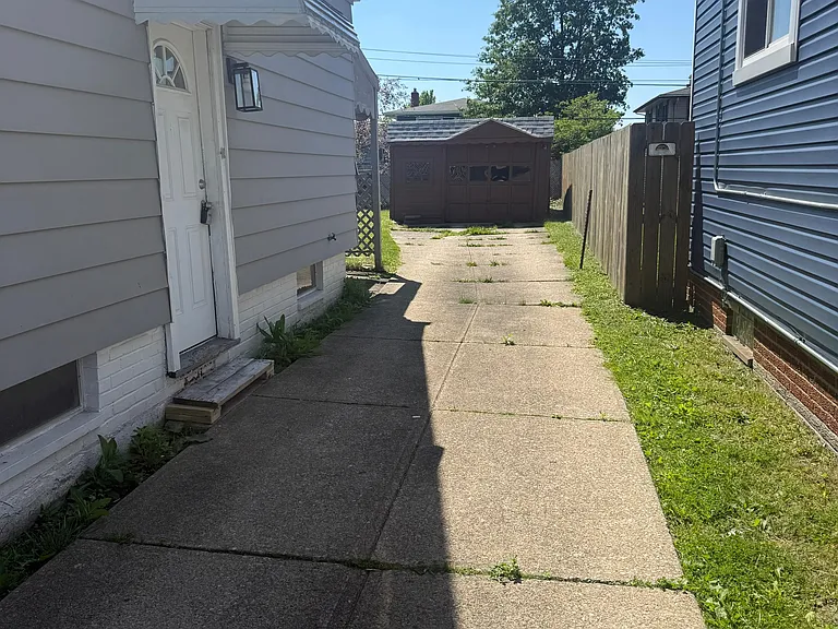 6236 Westminster Dr — Photo 20