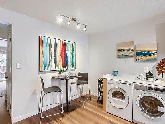 5th image of 1111 Maxwell Ave #201