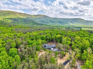 555 E Valley Rd NE, Rydal, GA 30171