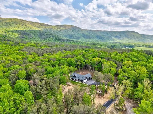 555 E Valley Rd NE, Rydal, GA 30171