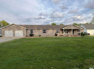 506 N Perrine St, Morrisonville, IL 62546