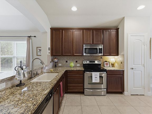 4th image of 2305 Prescott Downs Dr