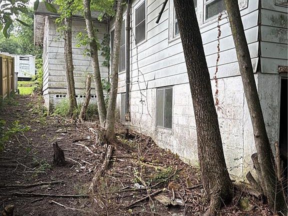 5th image of 56 Helen Ave