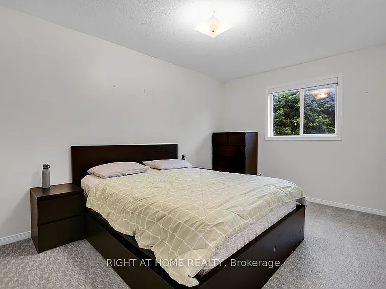47 Tobermory Cres — Photo 20