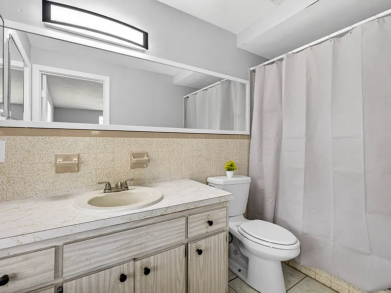 8214 Medford Dr — Photo 13