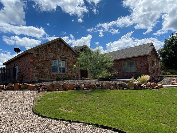 3rd image of 6009 Warwick Dr
