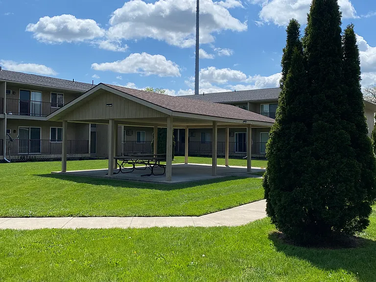 Toledo Circle Apartments — Photo 24