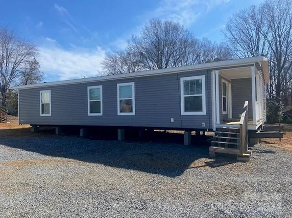 1290 Jacobs Ln, Morganton, NC 28655