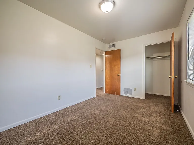 Campus View Apartments — Photo 74