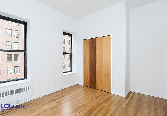 5th image of 1324 Lexington Ave APT 19