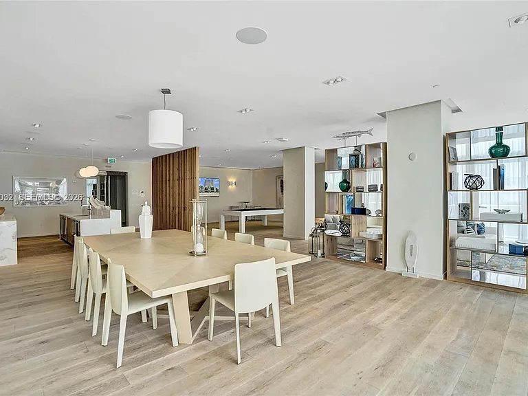 401 N Birch Rd #813 — Photo 35