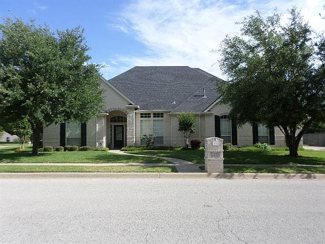 1st image of 1921 Maplewood Dr