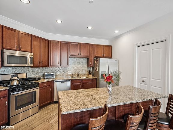 4th image of 100 Prairie Park Dr APT 201