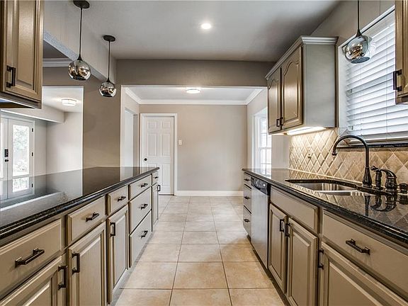 4th image of 305 Northview Dr