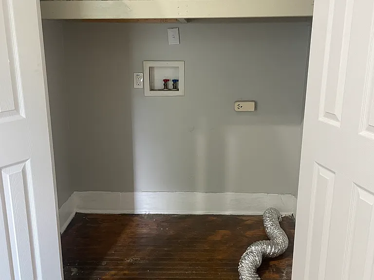 Laundry hook up