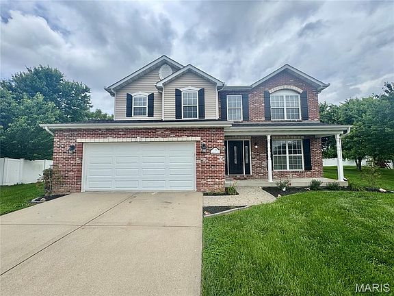 2nd image of 730 Moorland Cir