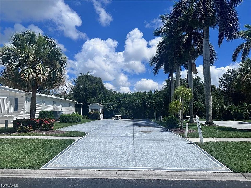 2nd image of 1008 Diamond Lake CIR