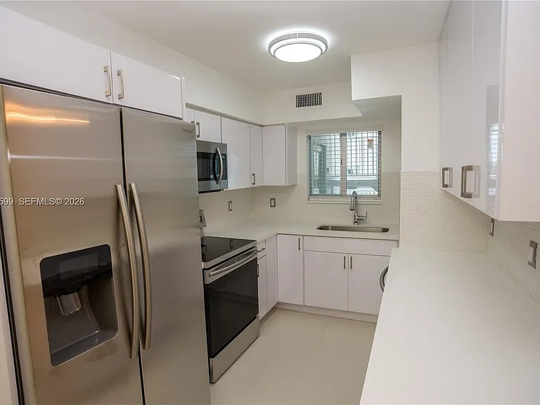 3755 NE 167th St #8 — Photo 6