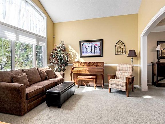 5th image of 442 Sienna Heights Hl SW