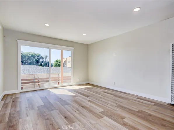 635 8th Pl, Hermosa Beach, CA 90254