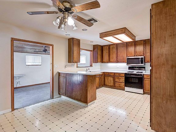4th image of 3721 Sunwood Dr