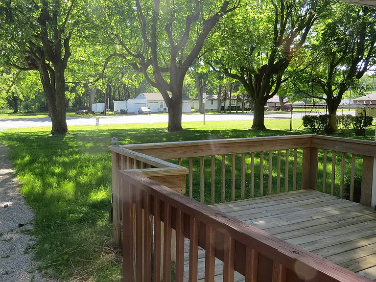 8190 Leavitt Rd — Photo 9