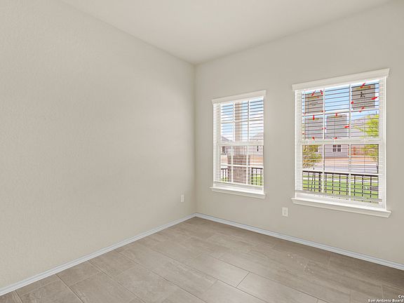 2nd image of 225 Hinsdale Run