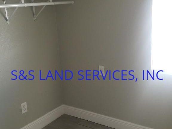 4th image of 1320 Warrington Way