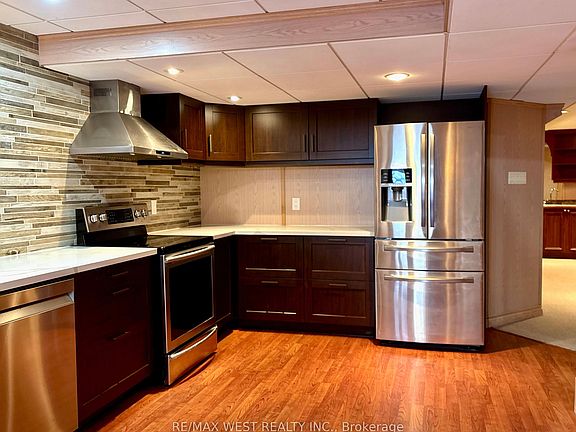 5th image of 463 Hewitt Cir