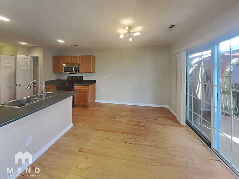 11021 Peacock Moss St — Photo 6