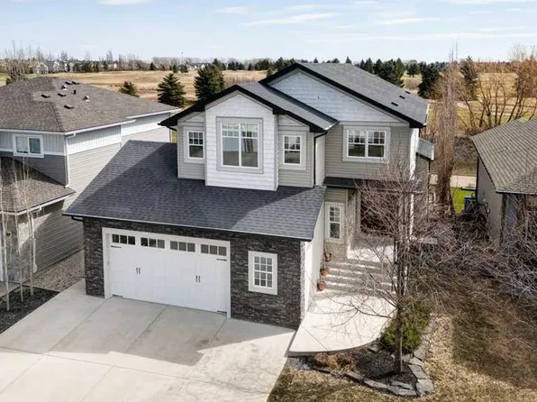 1233 Hillcrest Manor Est, Strathmore, AB T1P 1X1