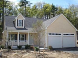 33 Hollow Ridge Dr, Nashua, NH 03062