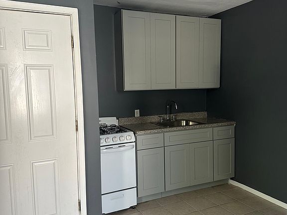 3rd image of 57 Cassidy Pl APT 1
