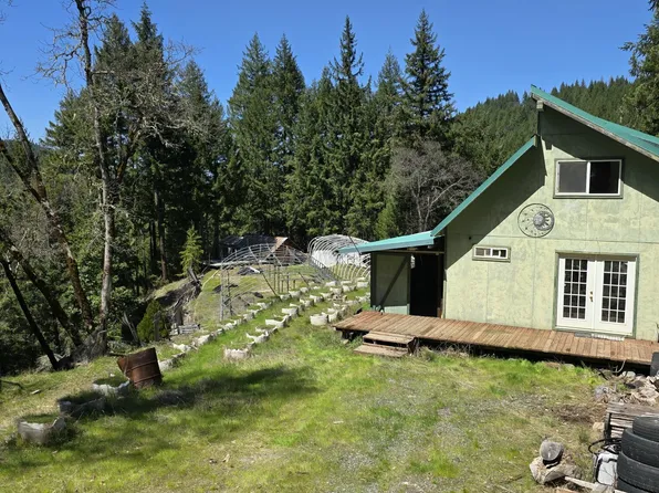 320 93rd St, Mad River, CA 95552