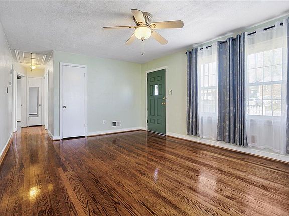 5th image of 217 Wentworth Ave NE