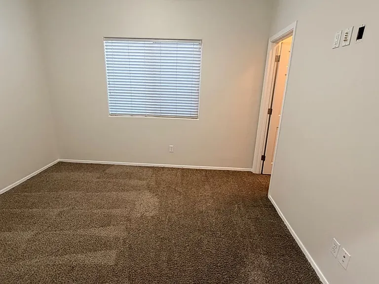 22156 N Sunset Dr — Photo 17