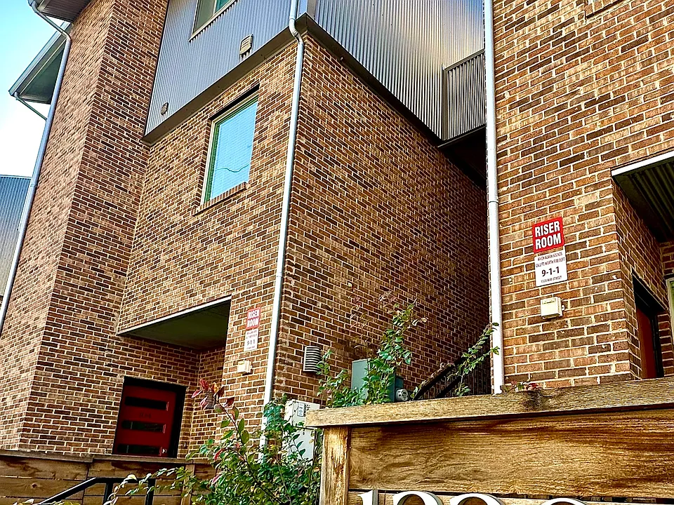 1320 May St #206