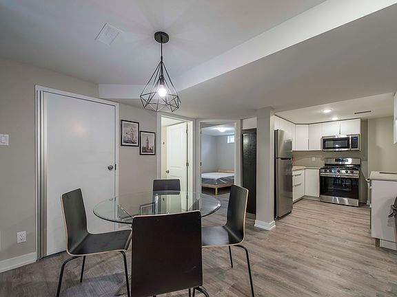 4th image of 1070 Meadowlands Dr #B