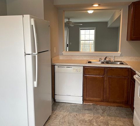 4th image of 1801 Woodbrooke Dr