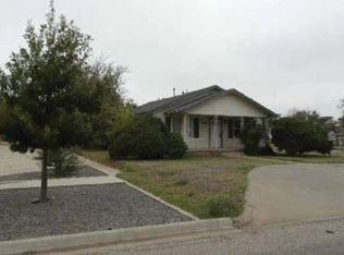 915 Oakland St, Plainview, TX 79072